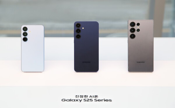 출시 6개월만에 국내 판매량 300만대를 돌파한 삼성전자 갤럭시S25 시리즈 모습 / 사진 삼성전자