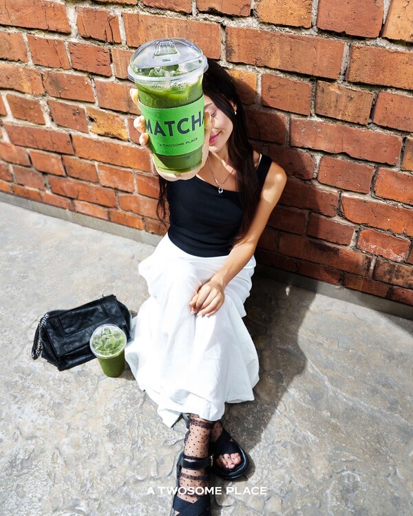 투썸플레이스의 ‘투썸 말차’가 출시 2주 만에 50만잔 이상 판매되며 돌풍을 일으키고 있다. / 사진 투썸플레이스