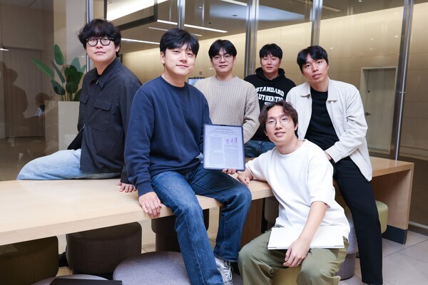LGU+ 익시젠 논문에 참여한 구성원 모습 / 사진 LGU+