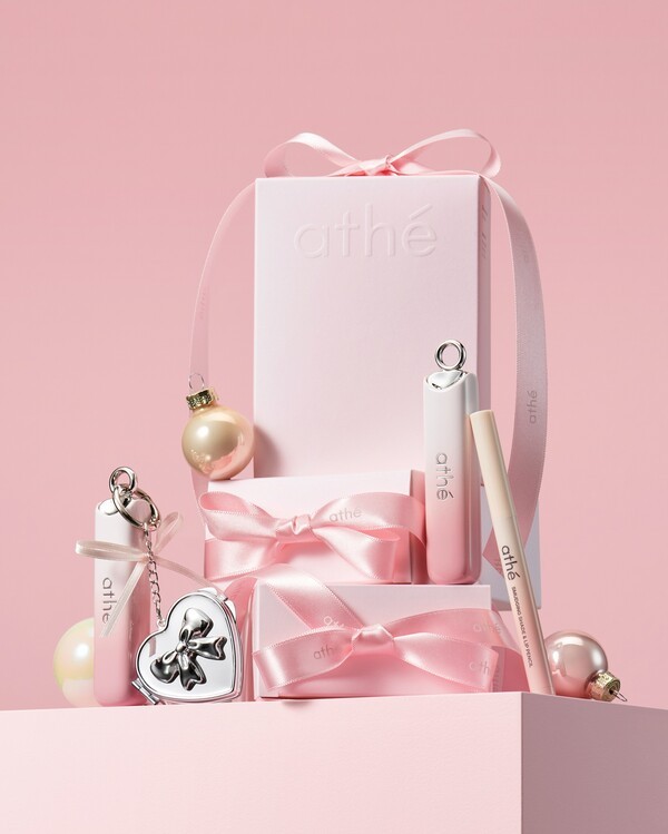 아떼 ‘어센틱 립 글로이 밤’ 홀리데이 한정판 모습 / 사진 LF