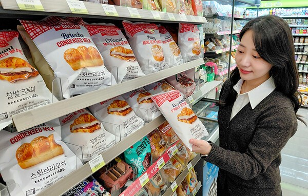 CU가 11일 프랑스 프리미엄 유제품 브랜드 페이장브레통과 협업해 베이크하우스405 신제품 3종을 출시했다. / 사진 BGF리테일