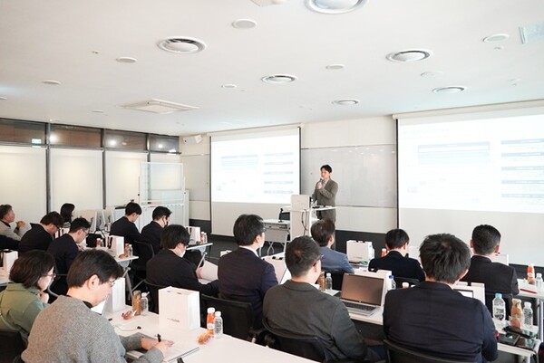 NHN클라우드가 일본 ‘선진정보화사회시찰단’에 K-클라우드 기반 노하우를 공유하는 모습 / 사진 NHN클라우드