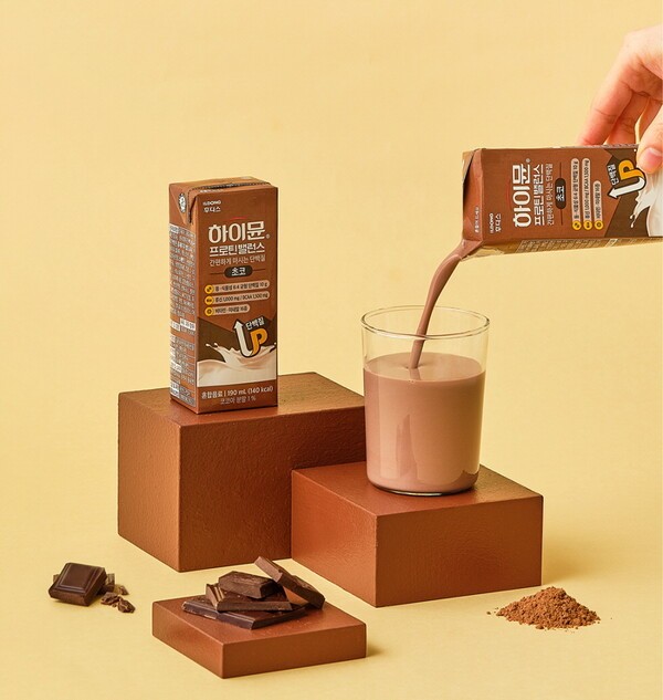 일동후디스가 출시한 진한 초코 풍미 담은 ‘하이뮨 프로틴 밸런스 초코’ 모습 / 사진 일동후디스