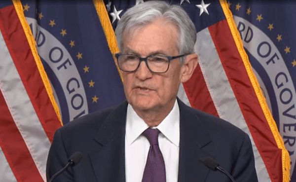 ジェローム・パウエル米連邦準備制度理事会(Fed)議長が18日(現地時間)、金利決定に関連して発表する様子 / 写真 Fed中継のキャプチャー