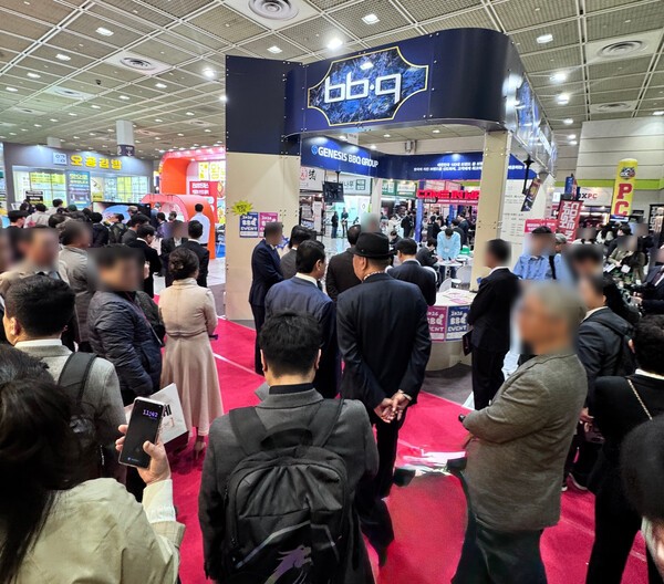 IFS 프랜차이즈 창업·산업 박람회에 마련된 제너시스BBQ 부스 모습 / 사진 제너시스BBQ