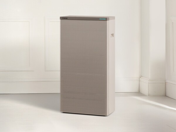 페블그레이 색상의 코웨이 스퀘어핏 공기청정기 66㎡ / 사진 코웨이