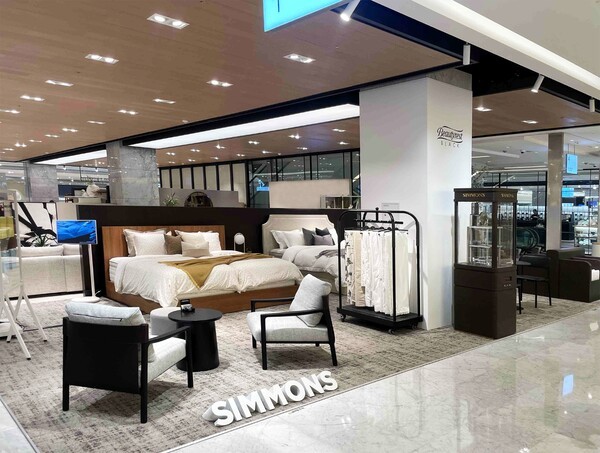 현대백화점 무역센터점에 다시 문을 연 시몬스 ‘뷰티레스트 블랙 팝업스토어’ 모습 / 사진 시몬스